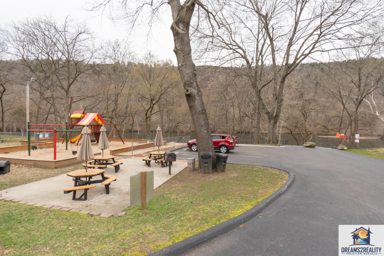 3Br Condo With Lake View - Trout Fishing - Playground - 2 Pools - Free Tickets Included - Pr69-9 Branson Luaran gambar